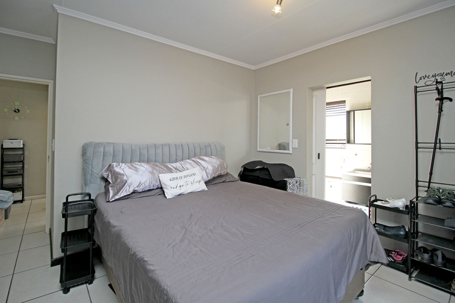 2 Bedroom Property for Sale in Greenstone Hill Gauteng