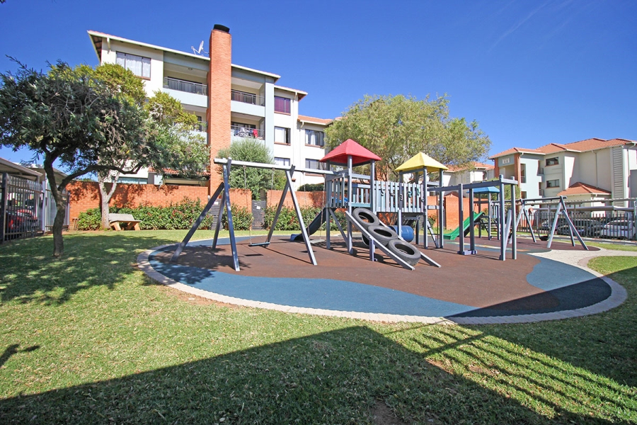 2 Bedroom Property for Sale in Greenstone Hill Gauteng
