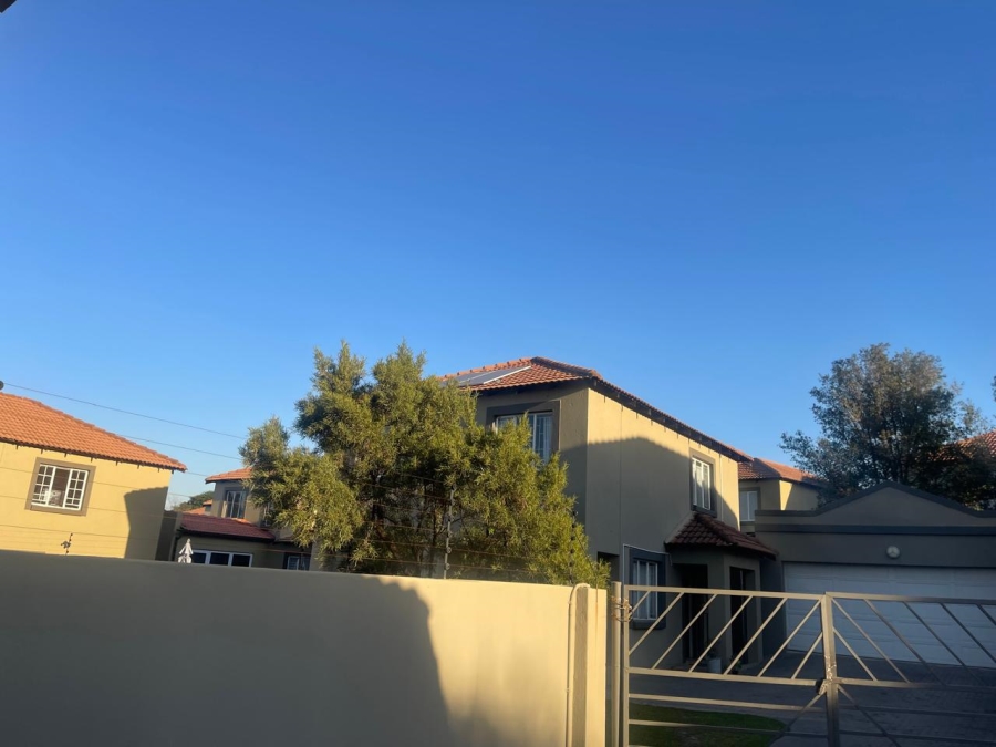 3 Bedroom Property for Sale in North Riding Gauteng