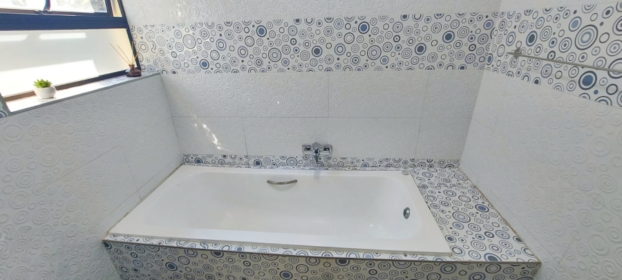 4 Bedroom Property for Sale in Halfway Gardens Gauteng