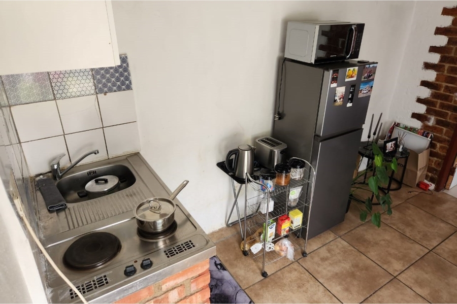 To Let 1 Bedroom Property for Rent in Lyndhurst Gauteng