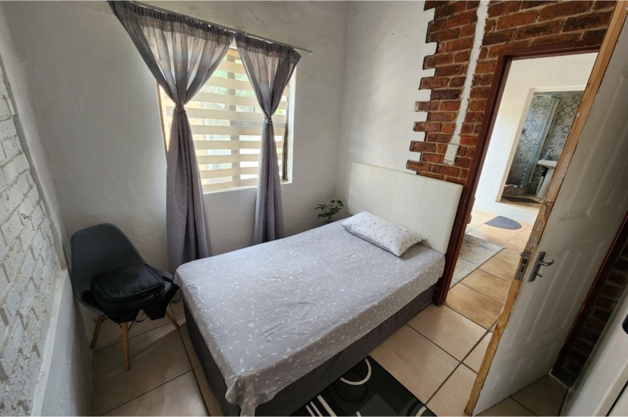 To Let 1 Bedroom Property for Rent in Lyndhurst Gauteng