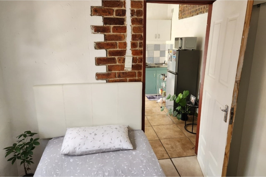 To Let 1 Bedroom Property for Rent in Lyndhurst Gauteng