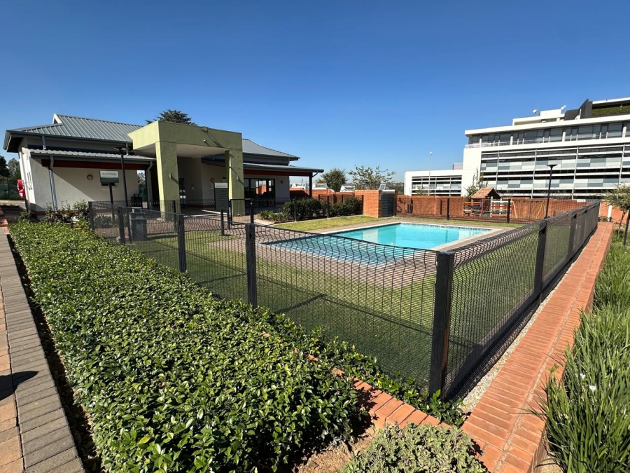To Let 1 Bedroom Property for Rent in Founders Hill Gauteng