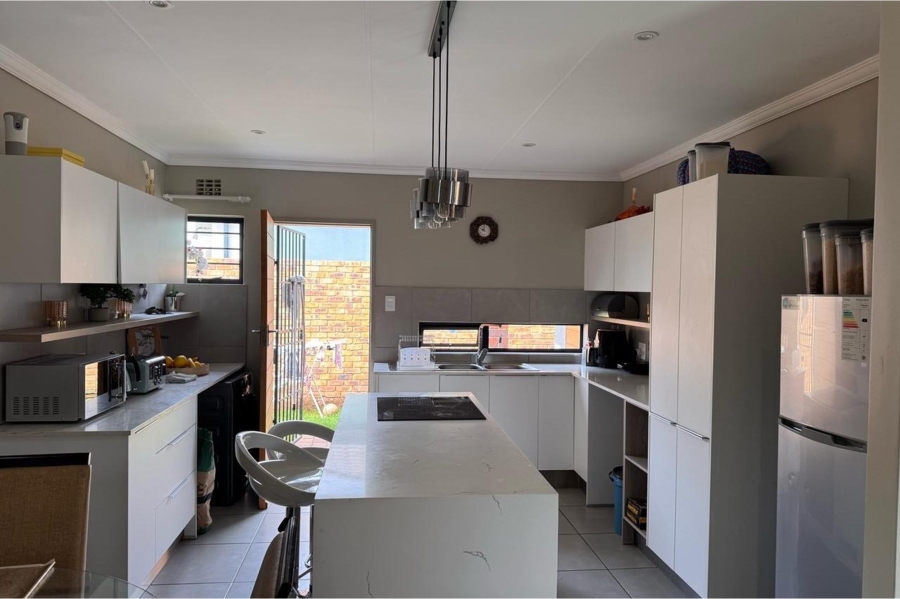 3 Bedroom Property for Sale in Lion Pride Gauteng