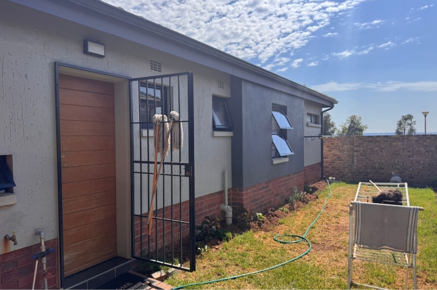 3 Bedroom Property for Sale in Lion Pride Gauteng