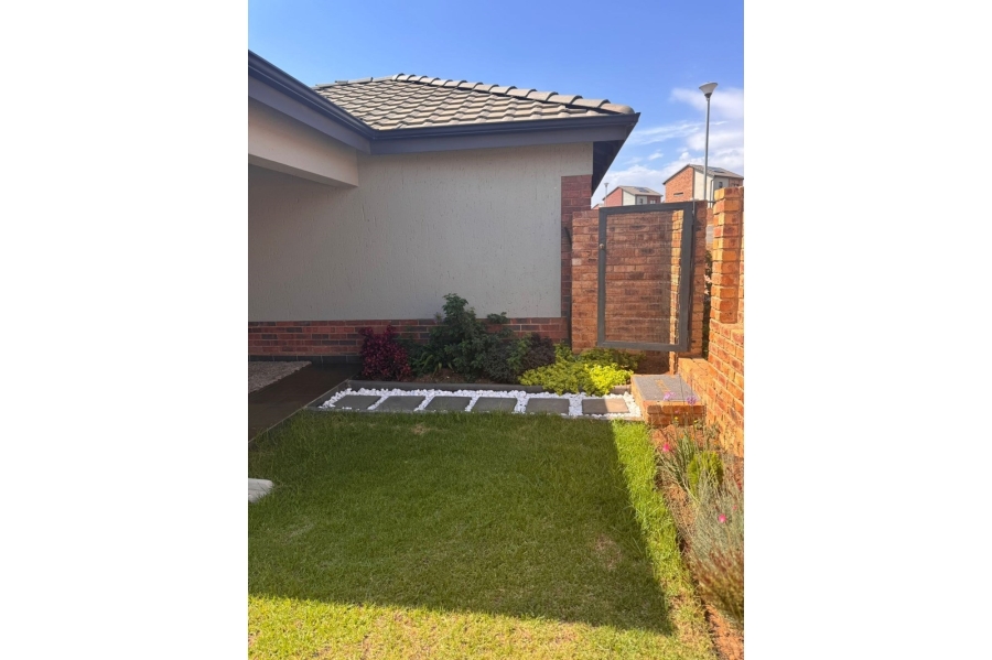 3 Bedroom Property for Sale in Lion Pride Gauteng