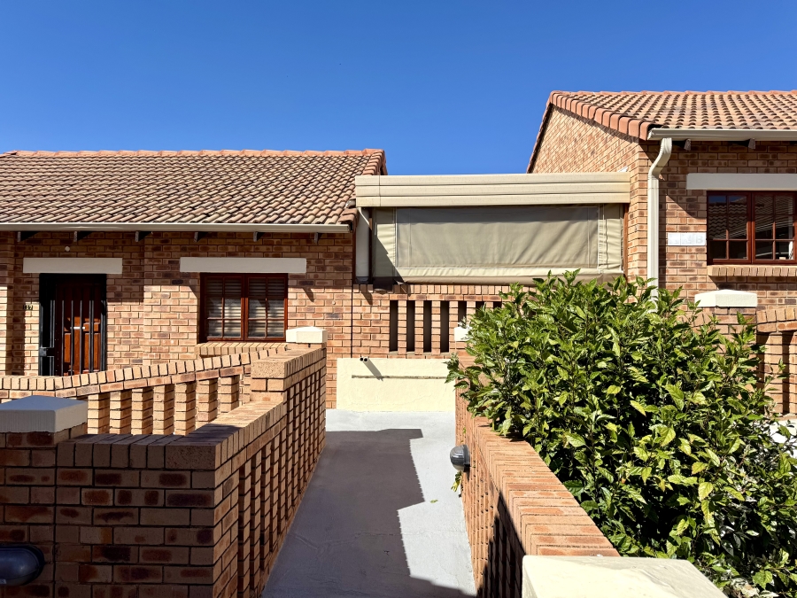 1 Bedroom Property for Sale in Equestria Gauteng
