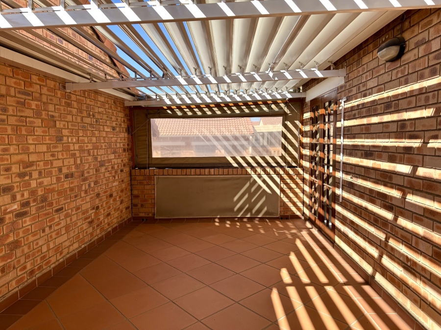 1 Bedroom Property for Sale in Equestria Gauteng
