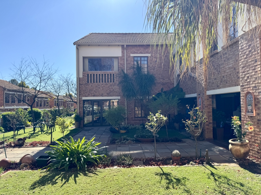 1 Bedroom Property for Sale in Equestria Gauteng