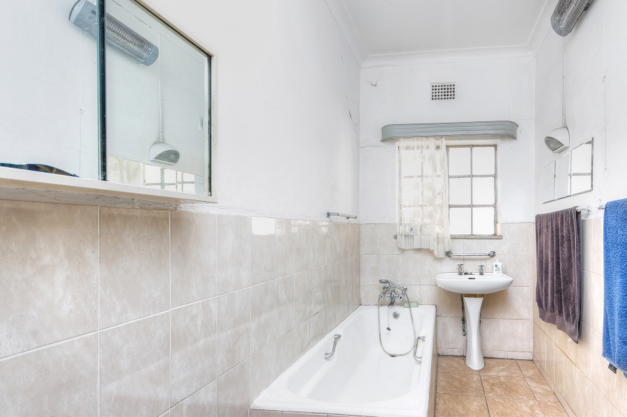 3 Bedroom Property for Sale in Bezuidenhout Valley Gauteng