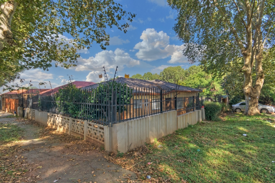 3 Bedroom Property for Sale in Bezuidenhout Valley Gauteng