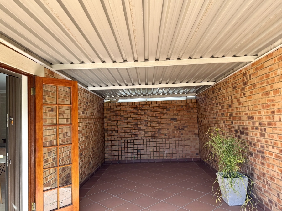 1 Bedroom Property for Sale in Equestria Gauteng