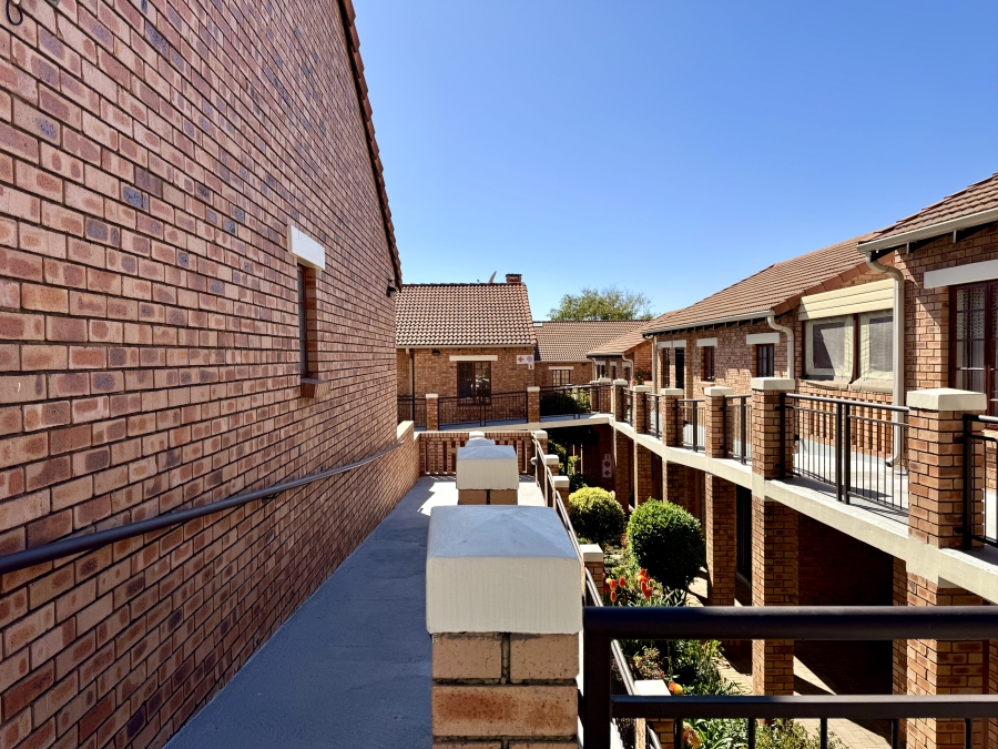2 Bedroom Property for Sale in Equestria Gauteng