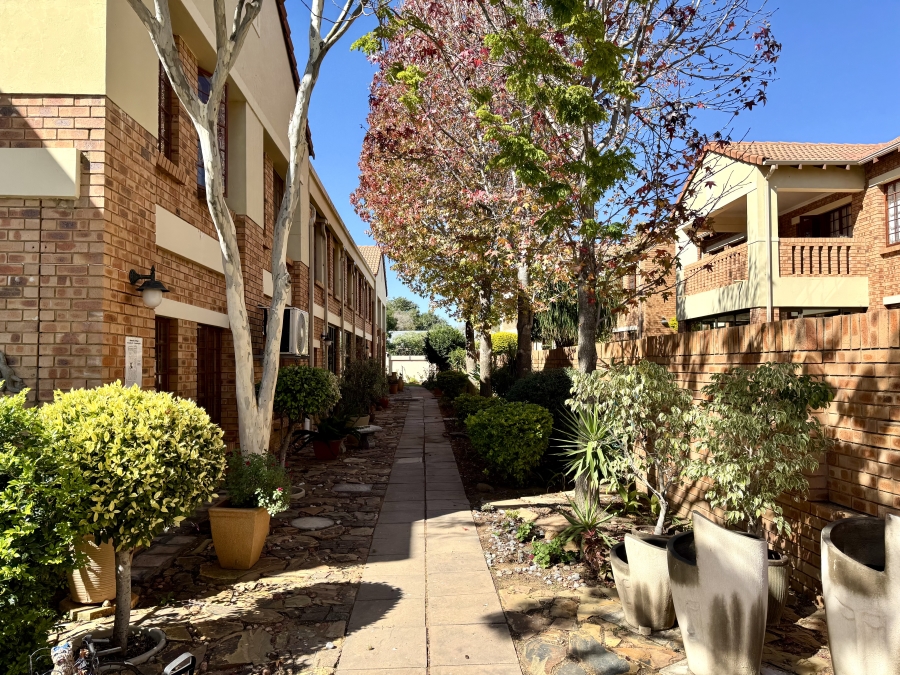 1 Bedroom Property for Sale in Equestria Gauteng