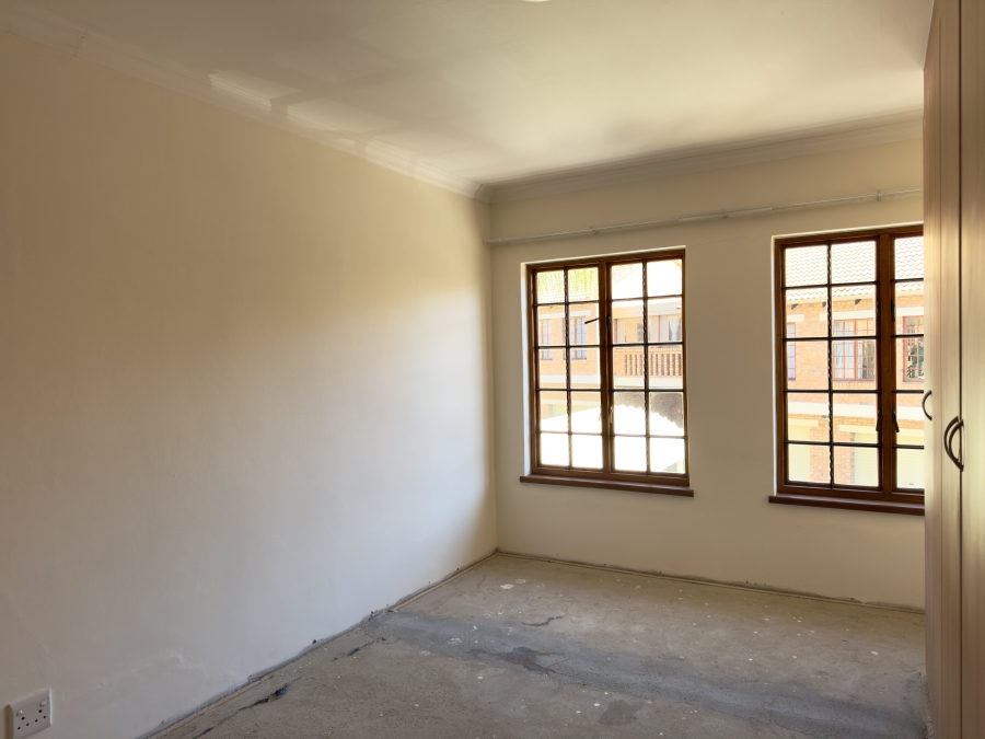 1 Bedroom Property for Sale in Equestria Gauteng