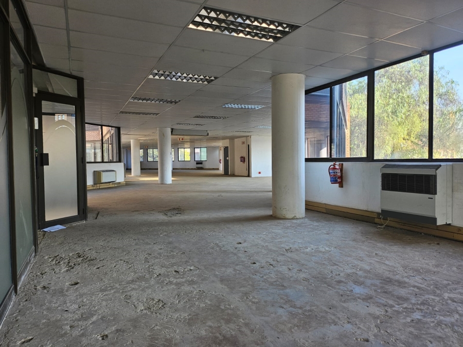 To Let commercial Property for Rent in Die Hoewes Gauteng