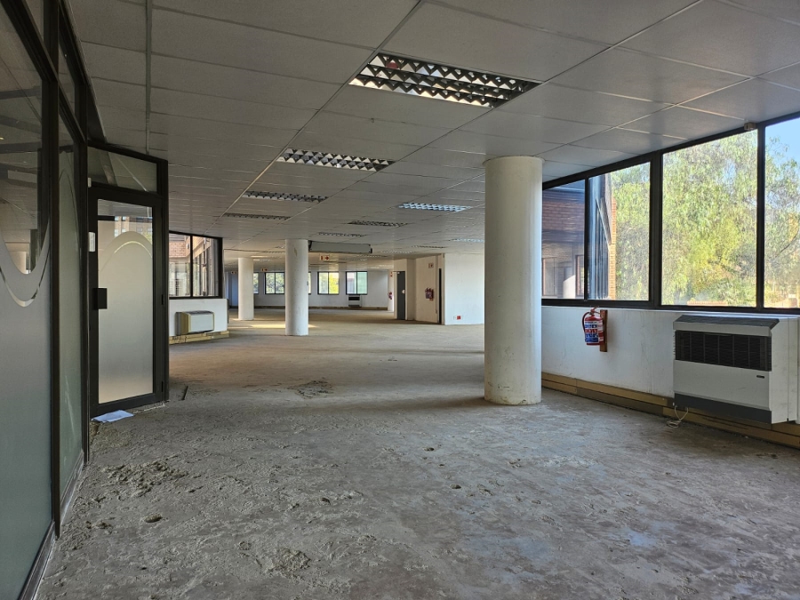 To Let commercial Property for Rent in Die Hoewes Gauteng