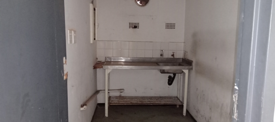 To Let commercial Property for Rent in Benrose Gauteng
