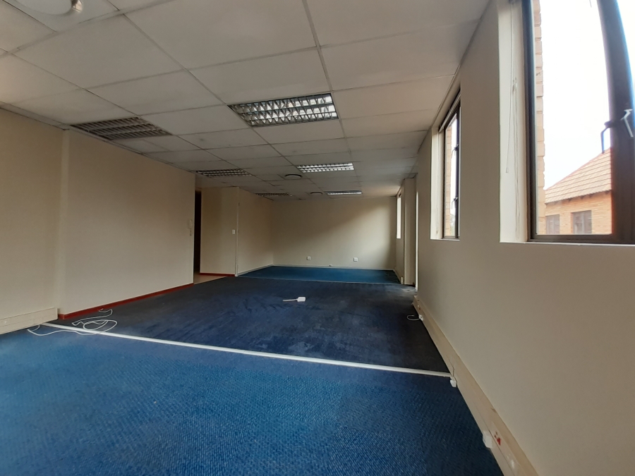 To Let commercial Property for Rent in Die Hoewes Gauteng