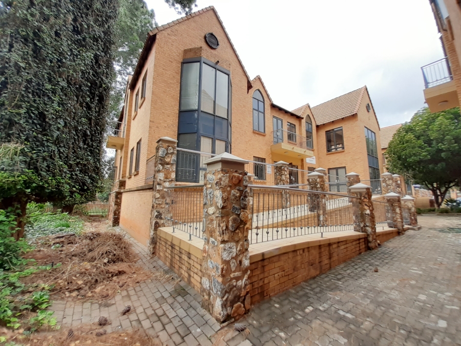 To Let commercial Property for Rent in Die Hoewes Gauteng