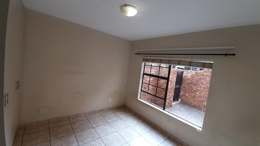To Let 2 Bedroom Property for Rent in Albemarle Gauteng