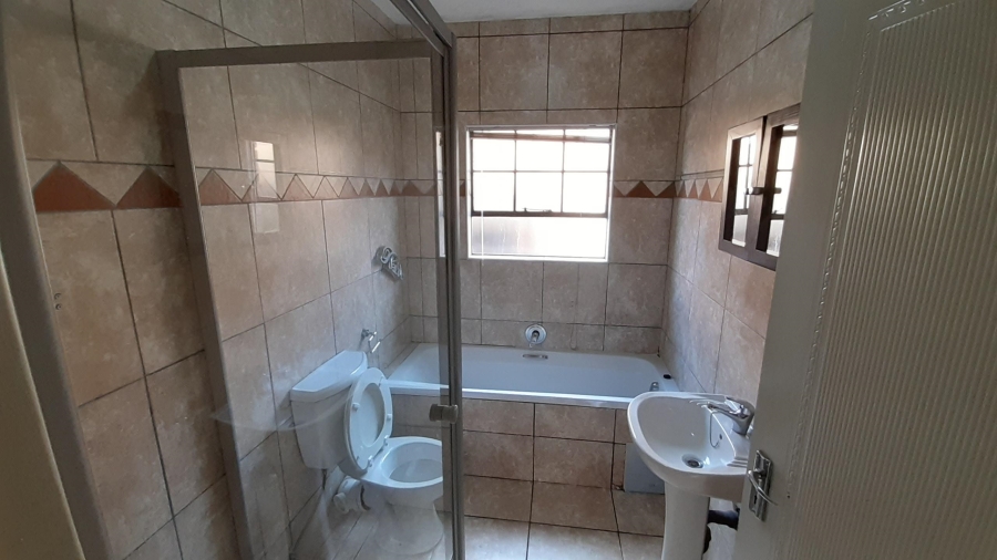 To Let 2 Bedroom Property for Rent in Albemarle Gauteng
