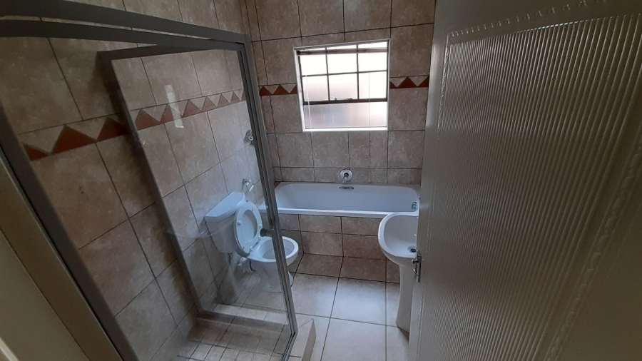 To Let 2 Bedroom Property for Rent in Albemarle Gauteng