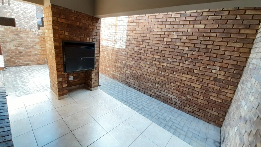To Let 2 Bedroom Property for Rent in Albemarle Gauteng
