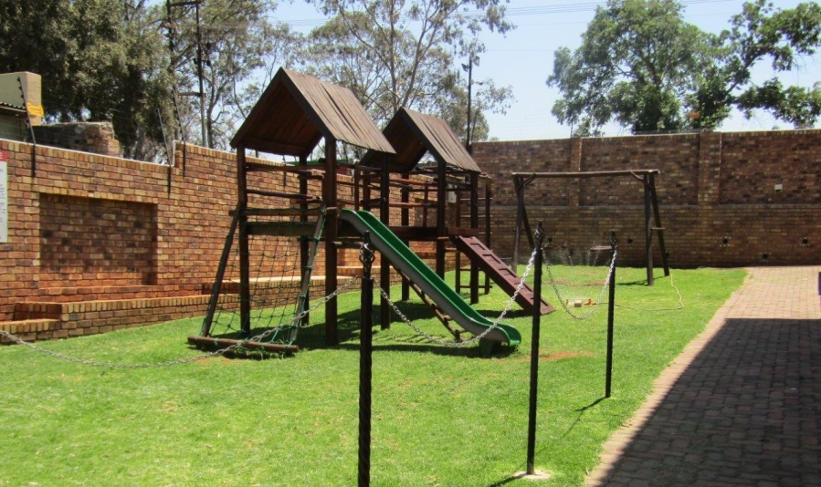 To Let 2 Bedroom Property for Rent in Albemarle Gauteng