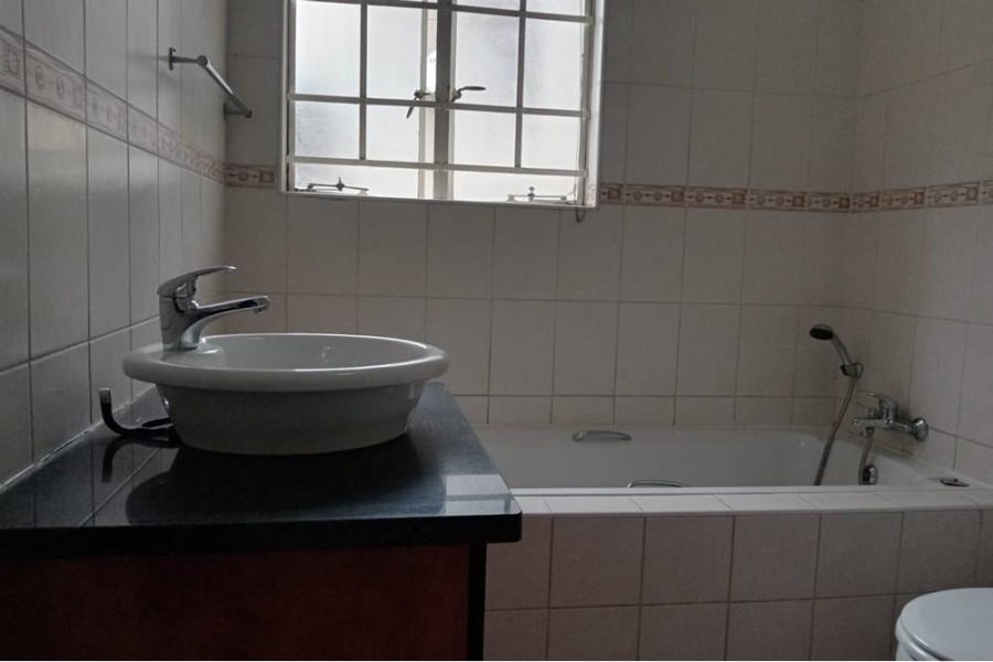 2 Bedroom Property for Sale in Erand Gardens Gauteng