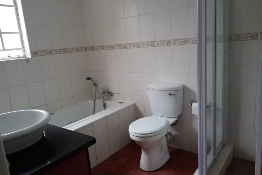 2 Bedroom Property for Sale in Erand Gardens Gauteng