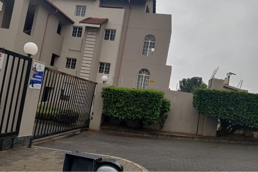 2 Bedroom Property for Sale in Erand Gardens Gauteng