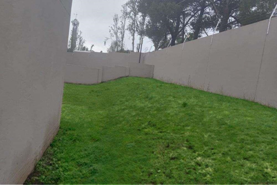 2 Bedroom Property for Sale in Erand Gardens Gauteng