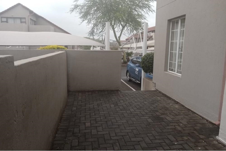 2 Bedroom Property for Sale in Erand Gardens Gauteng