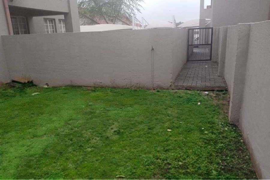 2 Bedroom Property for Sale in Erand Gardens Gauteng