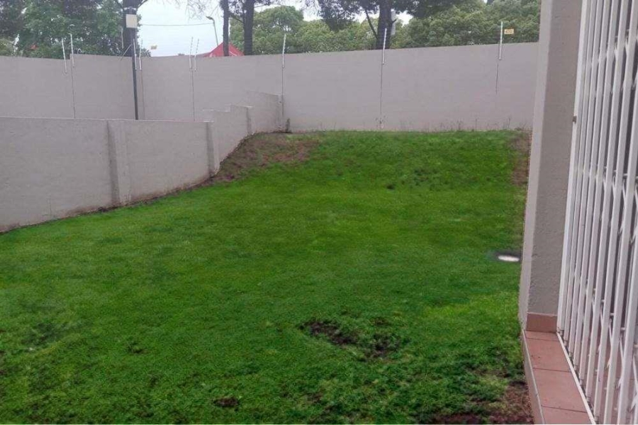 2 Bedroom Property for Sale in Erand Gardens Gauteng