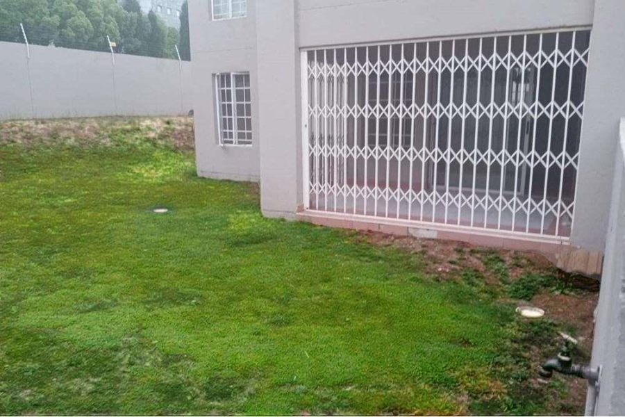 2 Bedroom Property for Sale in Erand Gardens Gauteng