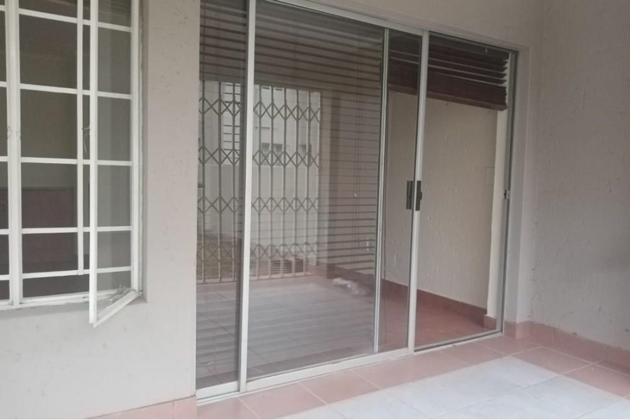 2 Bedroom Property for Sale in Erand Gardens Gauteng