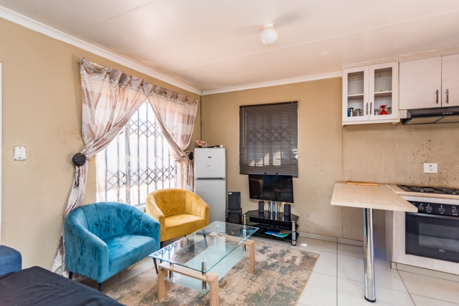 2 Bedroom Property for Sale in Protea Glen Gauteng