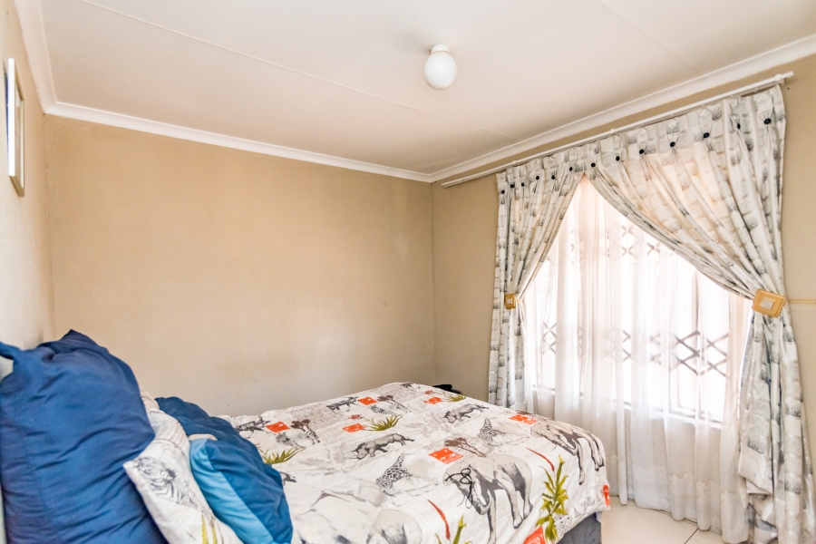 2 Bedroom Property for Sale in Protea Glen Gauteng