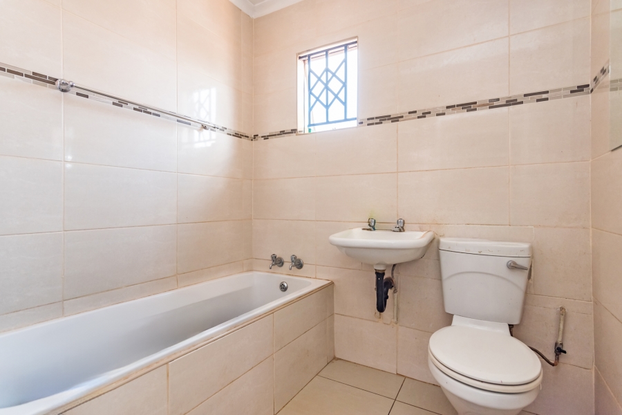 2 Bedroom Property for Sale in Protea Glen Gauteng