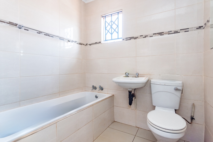 2 Bedroom Property for Sale in Protea Glen Gauteng