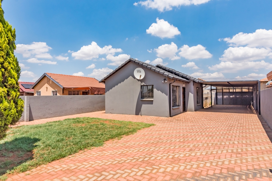 2 Bedroom Property for Sale in Protea Glen Gauteng
