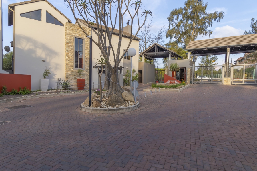 1 Bedroom Property for Sale in Sunninghill Gauteng