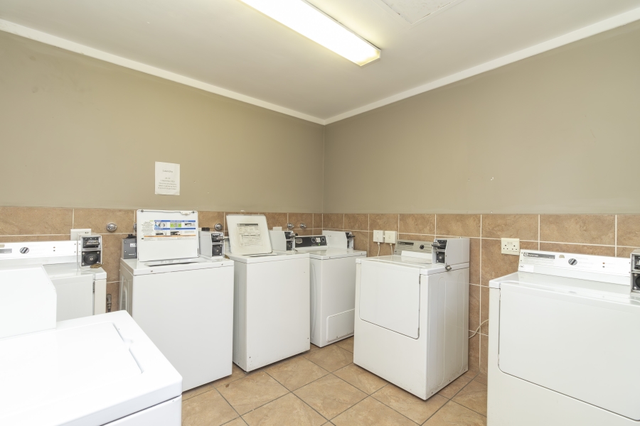 1 Bedroom Property for Sale in Sunninghill Gauteng