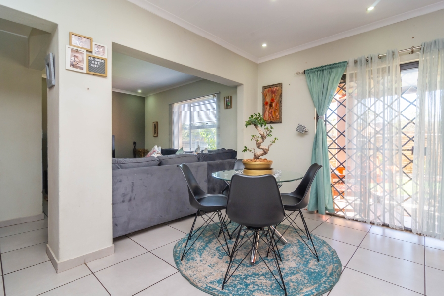 2 Bedroom Property for Sale in Wilgeheuwel Gauteng