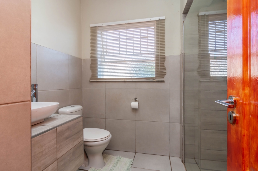 2 Bedroom Property for Sale in Wilgeheuwel Gauteng