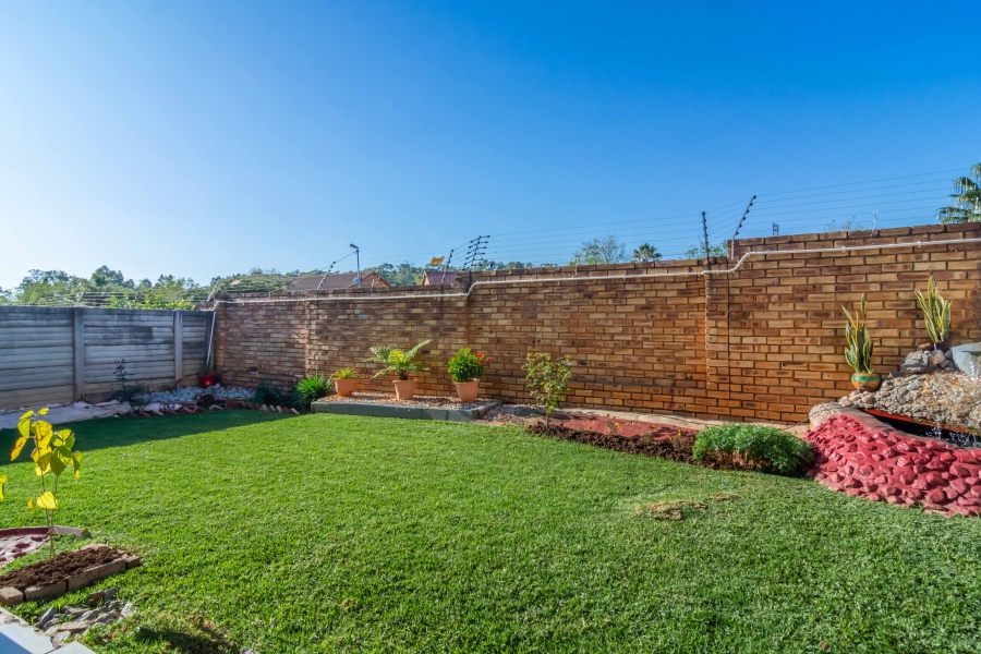 2 Bedroom Property for Sale in Wilgeheuwel Gauteng