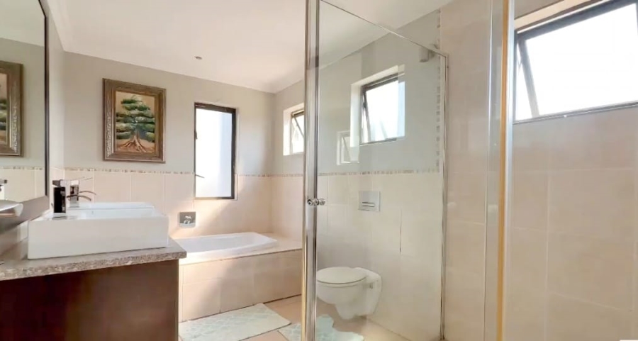 5 Bedroom Property for Sale in Carlswald North Estate Gauteng
